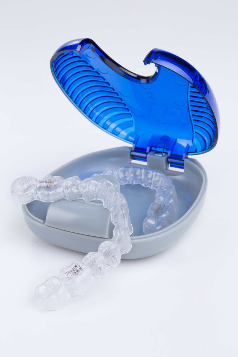 รีเทนเนอร์จัดฟันใส