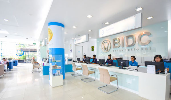 จัดฟัน กรุงเทพ